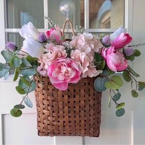 Woven Wall Hanging Basket